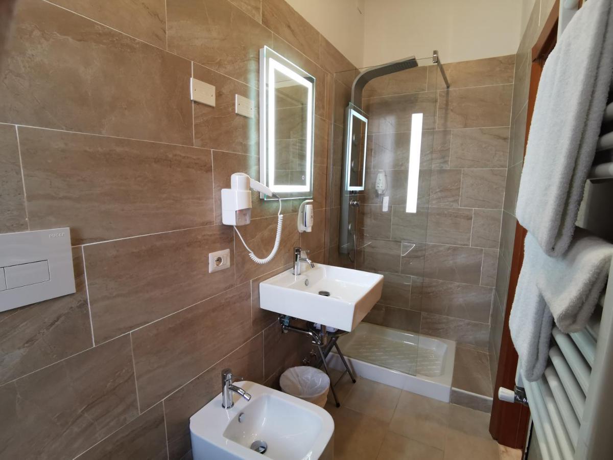 Valmarina Hotel Каленцано Екстериор снимка