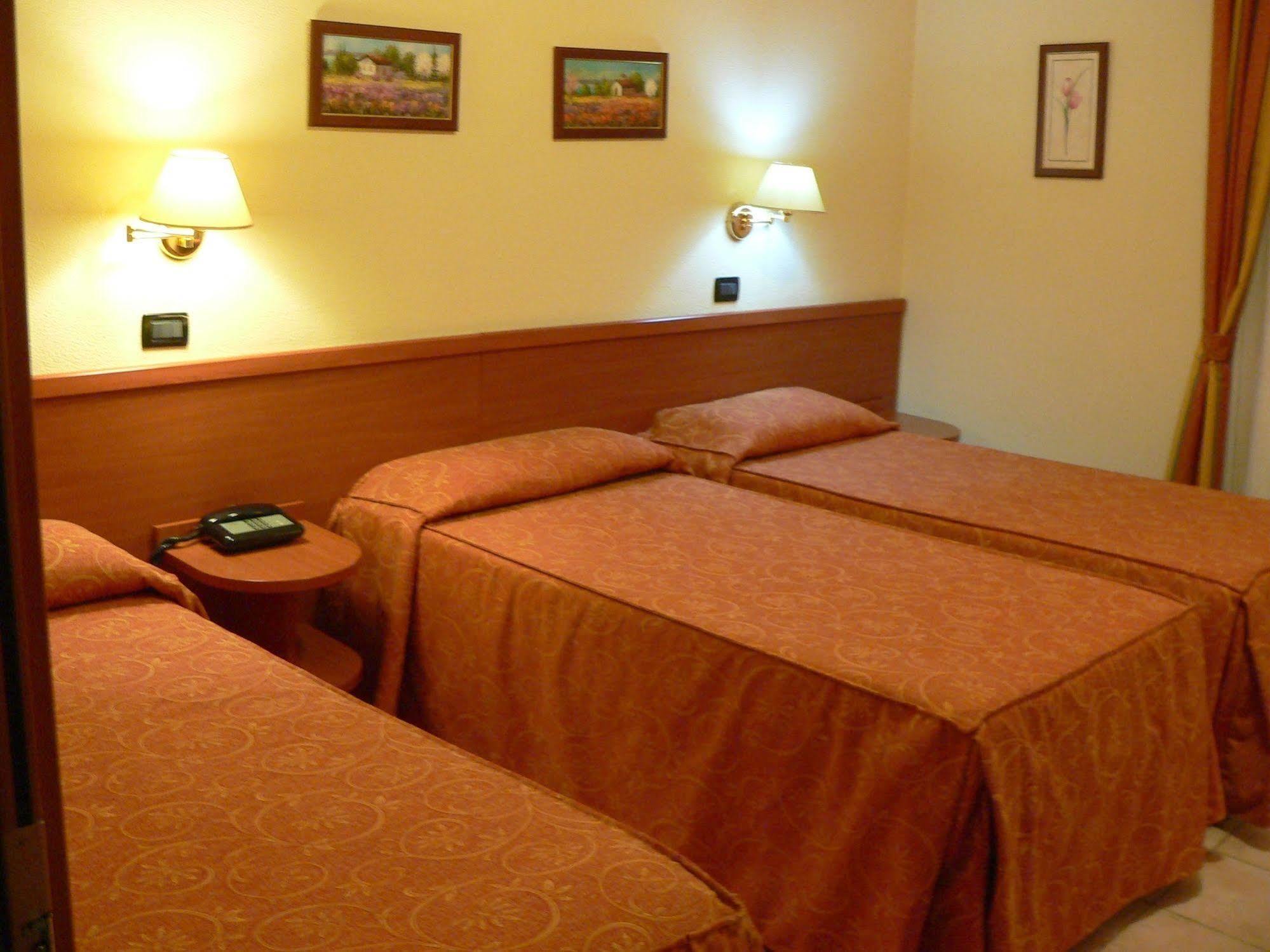 Valmarina Hotel Каленцано Екстериор снимка