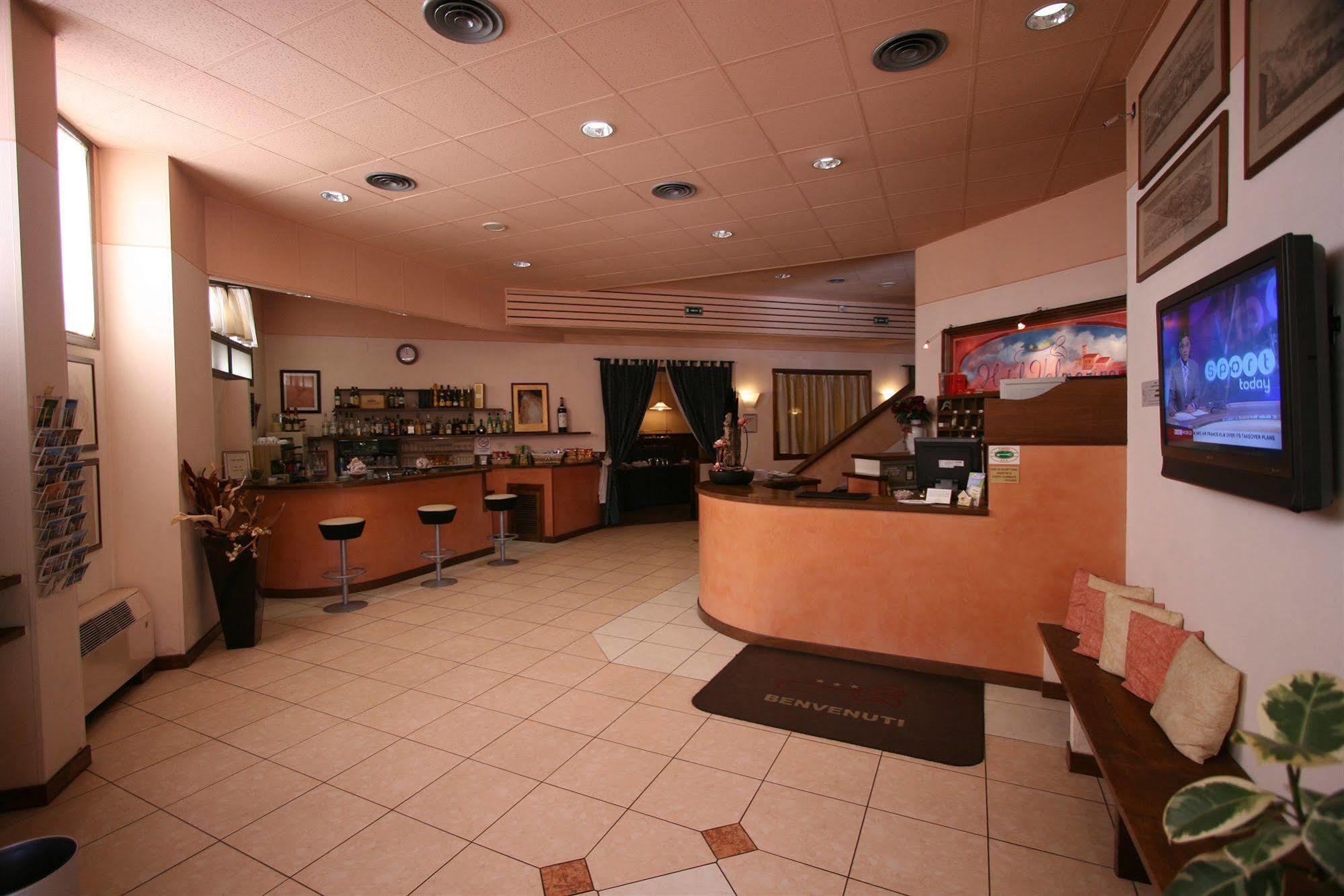 Valmarina Hotel Каленцано Екстериор снимка
