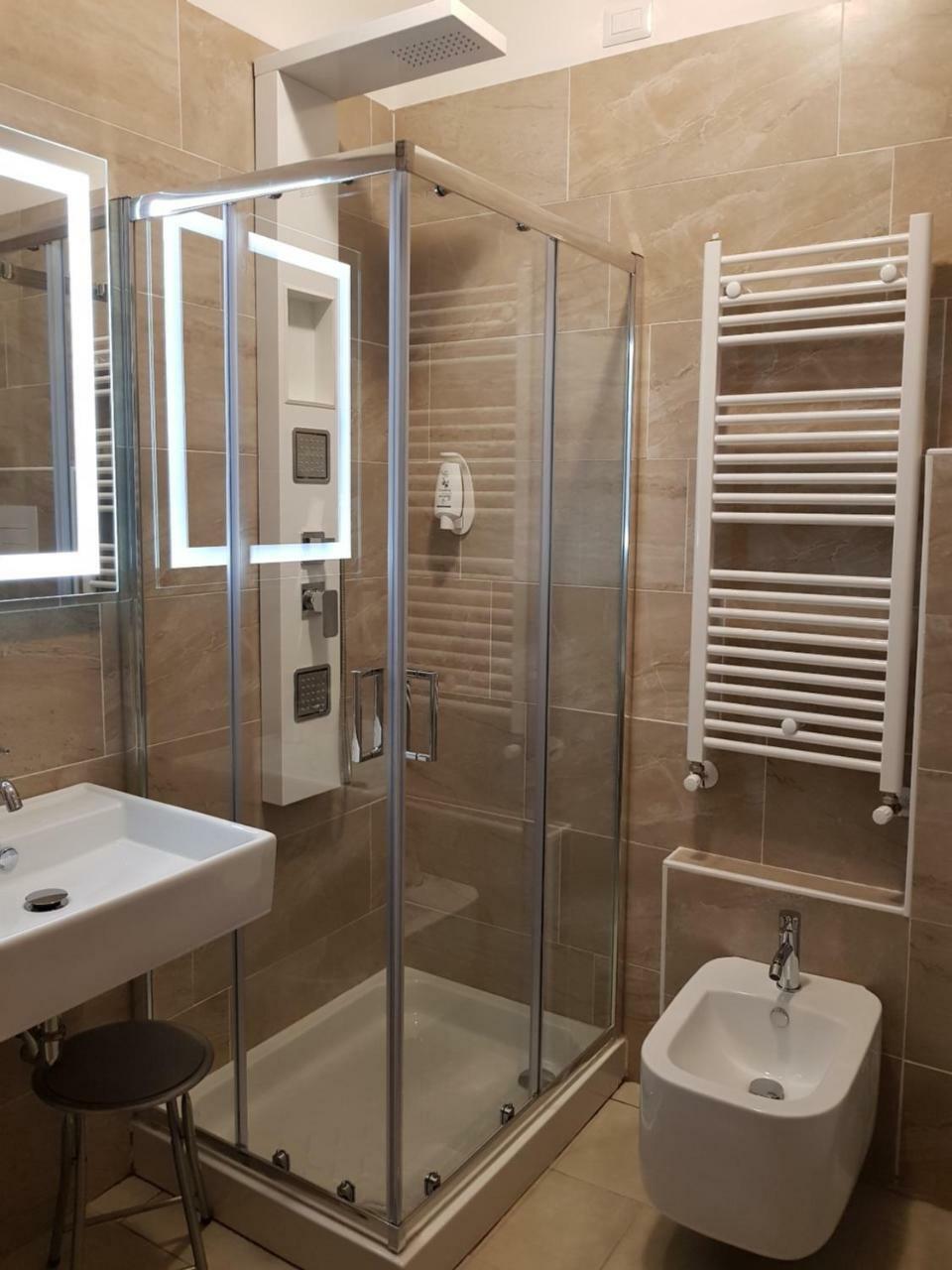 Valmarina Hotel Каленцано Екстериор снимка